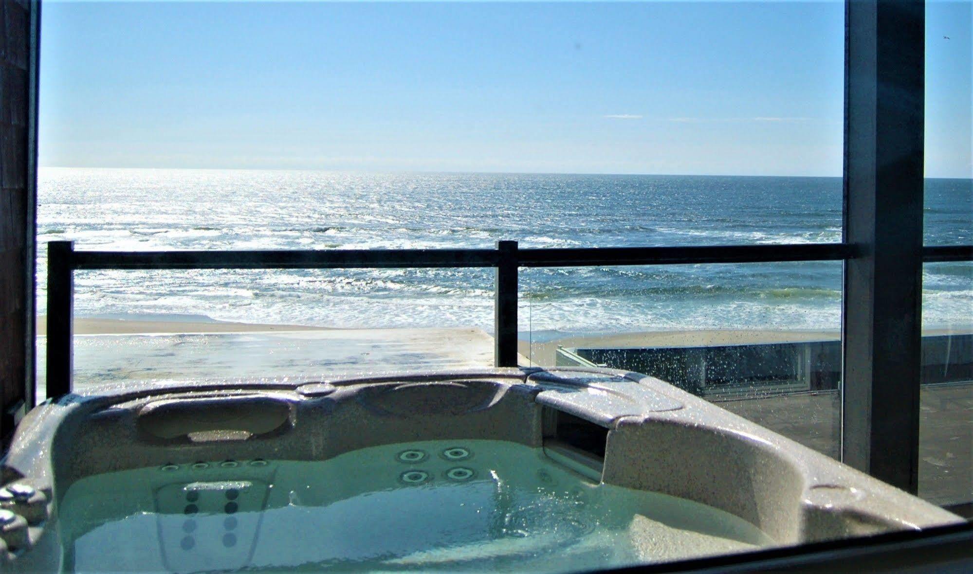 Beachfront Manor Hotel Lincoln City Exterior foto
