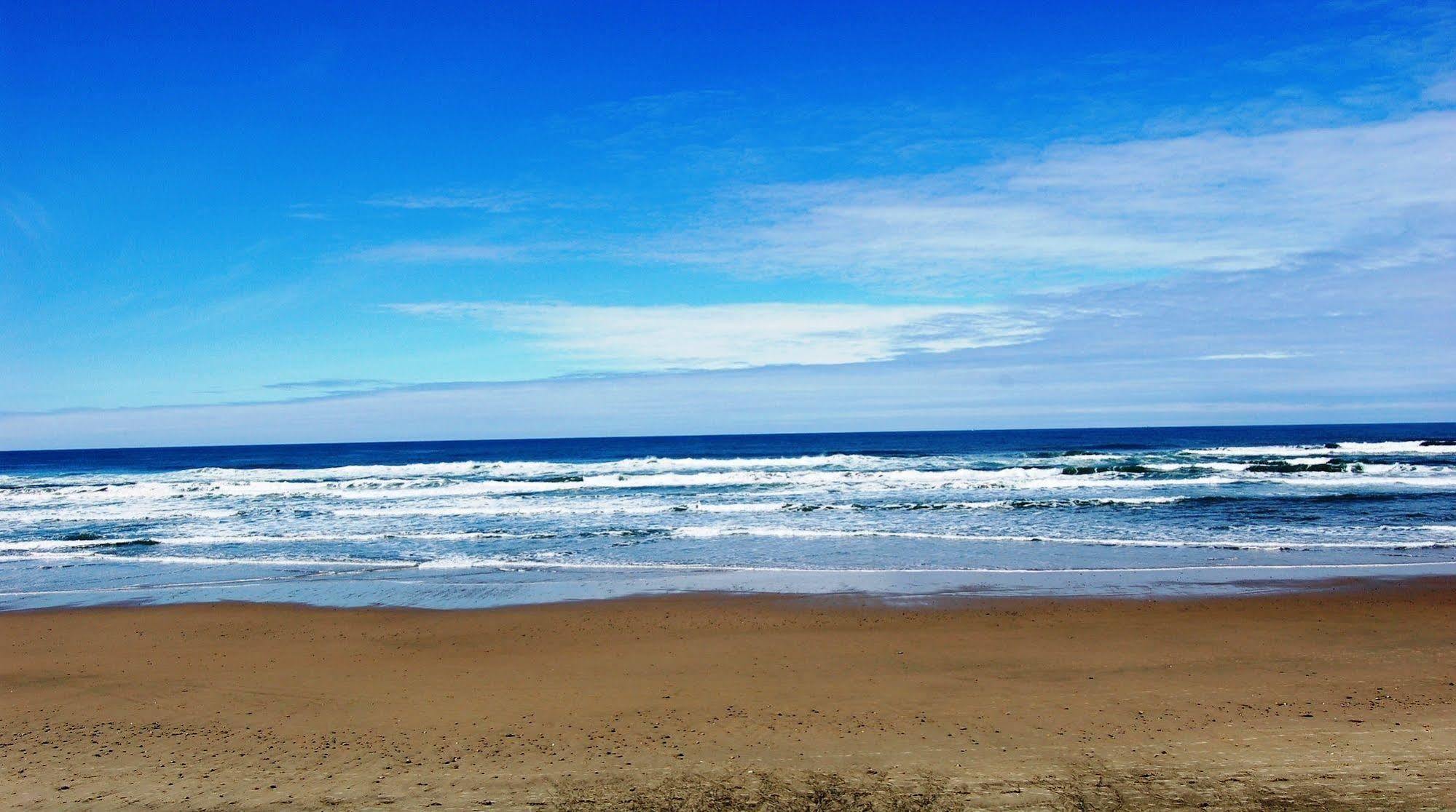Beachfront Manor Hotel Lincoln City Exterior foto